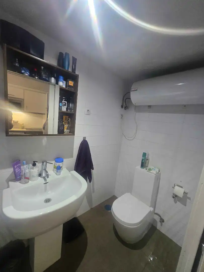 Baño de Estudio en venta en Guadalajara con Calefacción, Parquet y Amueblado