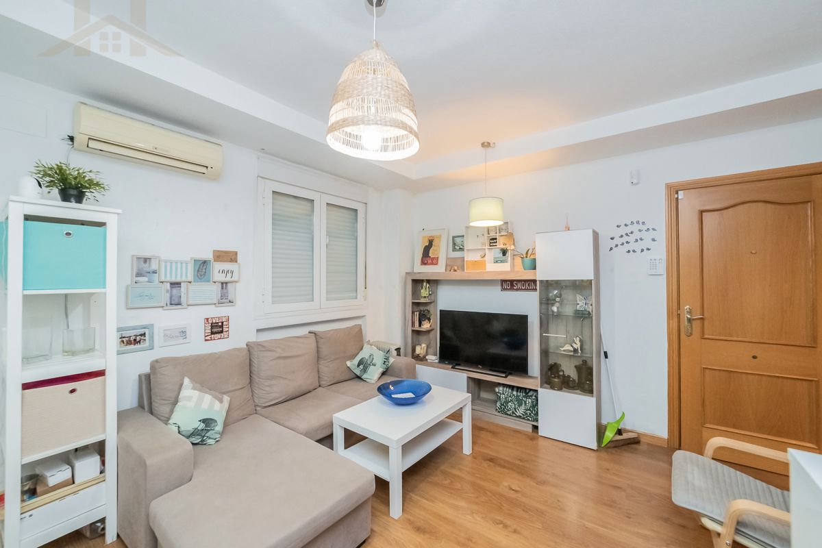 Living room of Flat for sale in Leganés  with Terrace and Storage room