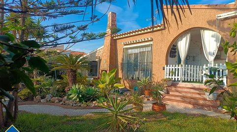 Villa con terraza en la provincia de Alicante, en Torrevieja. 3 habitaciones | 138 m² | A 1,5 kilómetros del mar, imatge 2