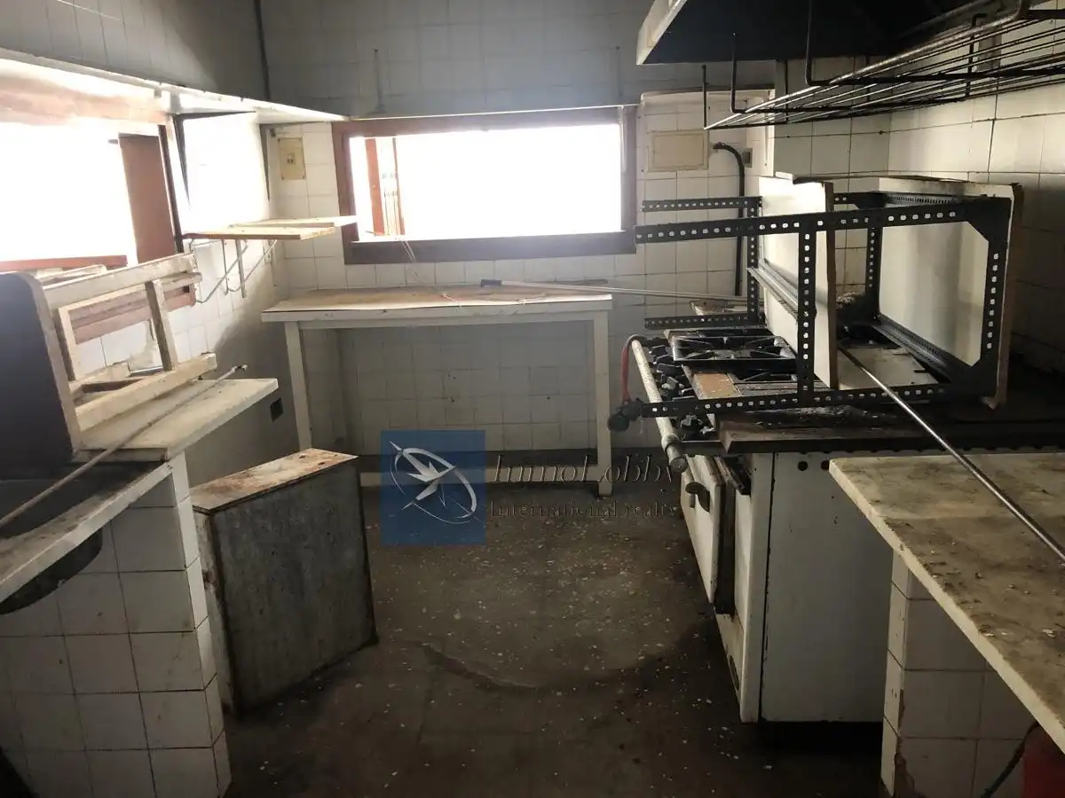 Local en venta en Cristofol Colom, Centre