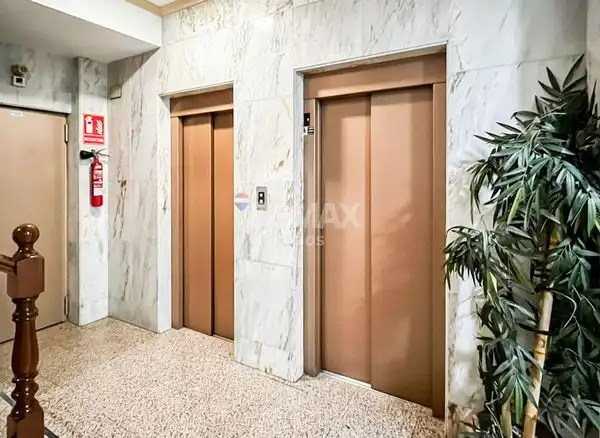 Pis en venda en Vigo  amb Calefacció, Parquet i Traster