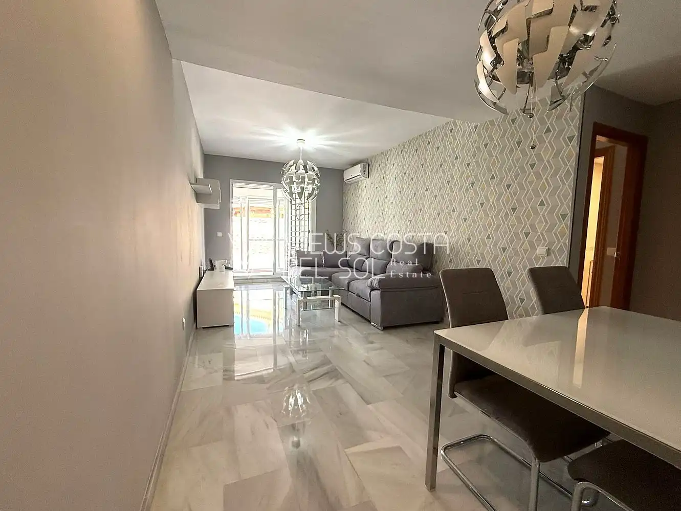 Sala d'estar de Apartament en venda en Vélez-Málaga amb Aire condicionat, Calefacció i Jardí privat