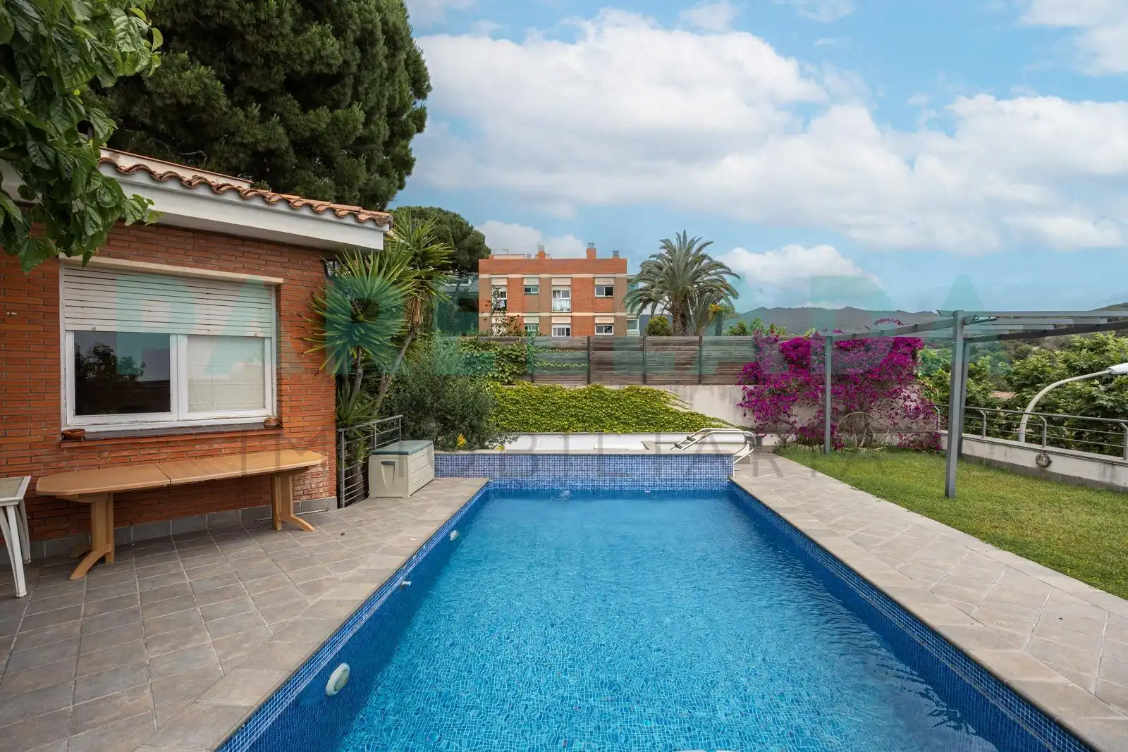 Piscina de Casa o chalet en venta en Tiana con Aire acondicionado, Jardín privado y Terraza