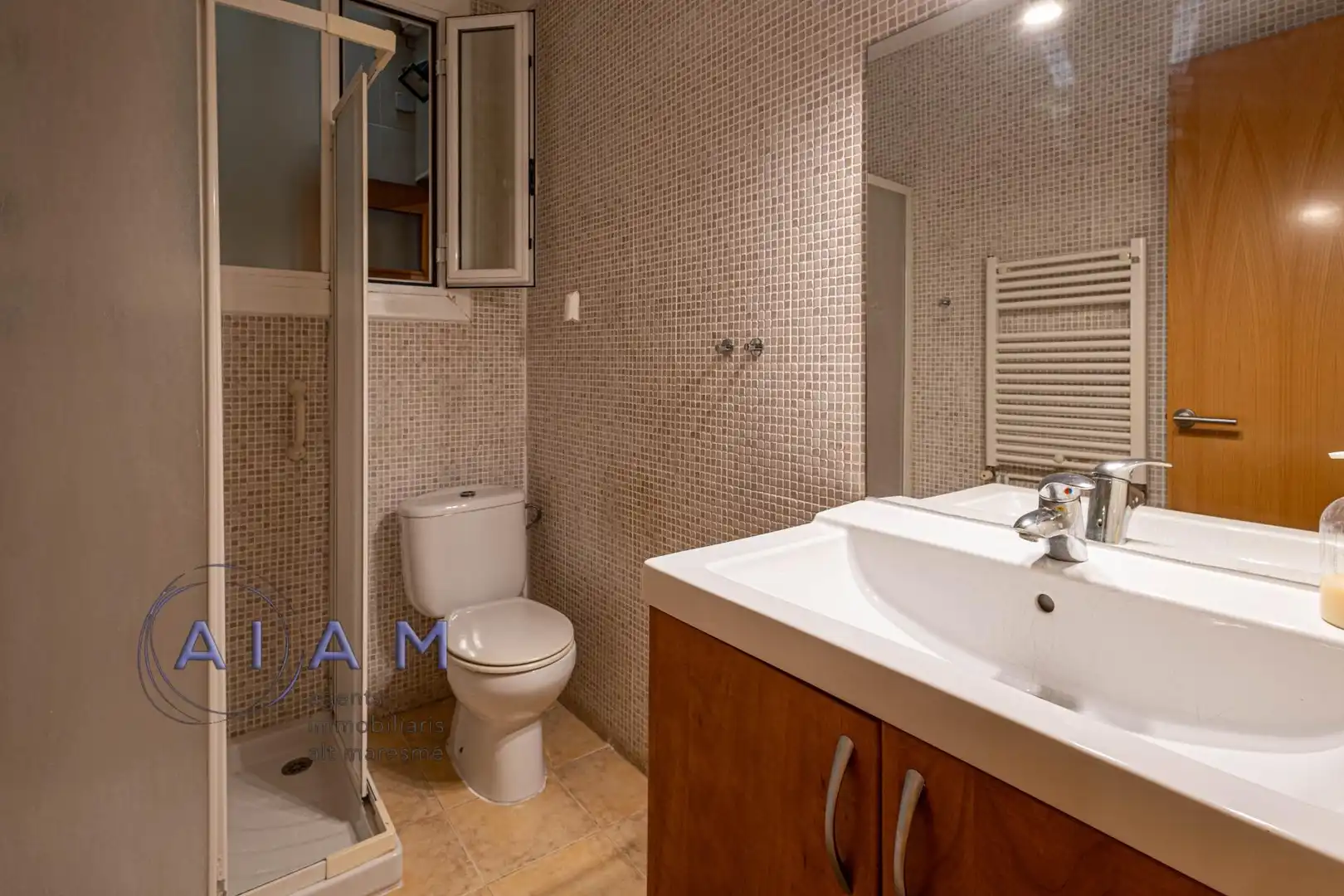 Badezimmer von Erdgeschoss zum Verkauf in Calella mit Heizung und Terrasse