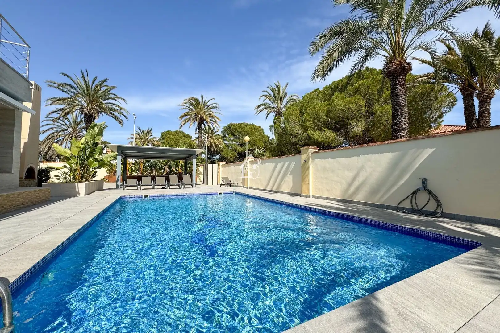 Piscina de Casa o xalet de lloguer en Orihuela amb Aire condicionat, Jardí privat i Terrassa