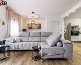 Sala d'estar de Casa adosada en venda en Lentegí amb Terrassa i Balcó