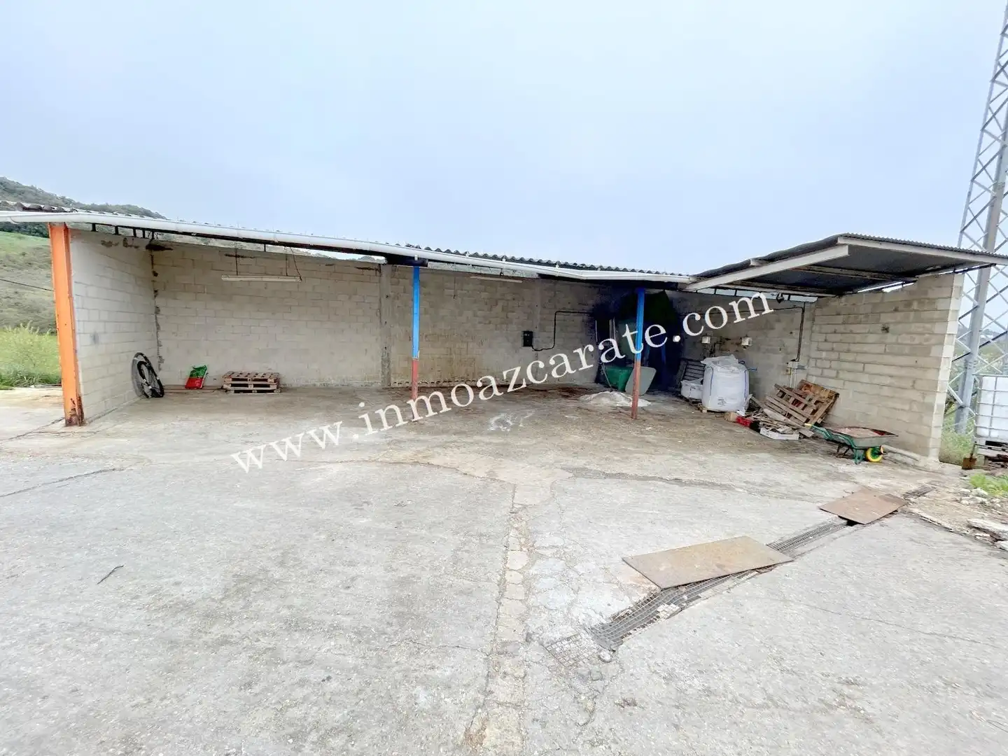 Vista exterior de Nave industrial en venta en Valle de Yerri / Deierri