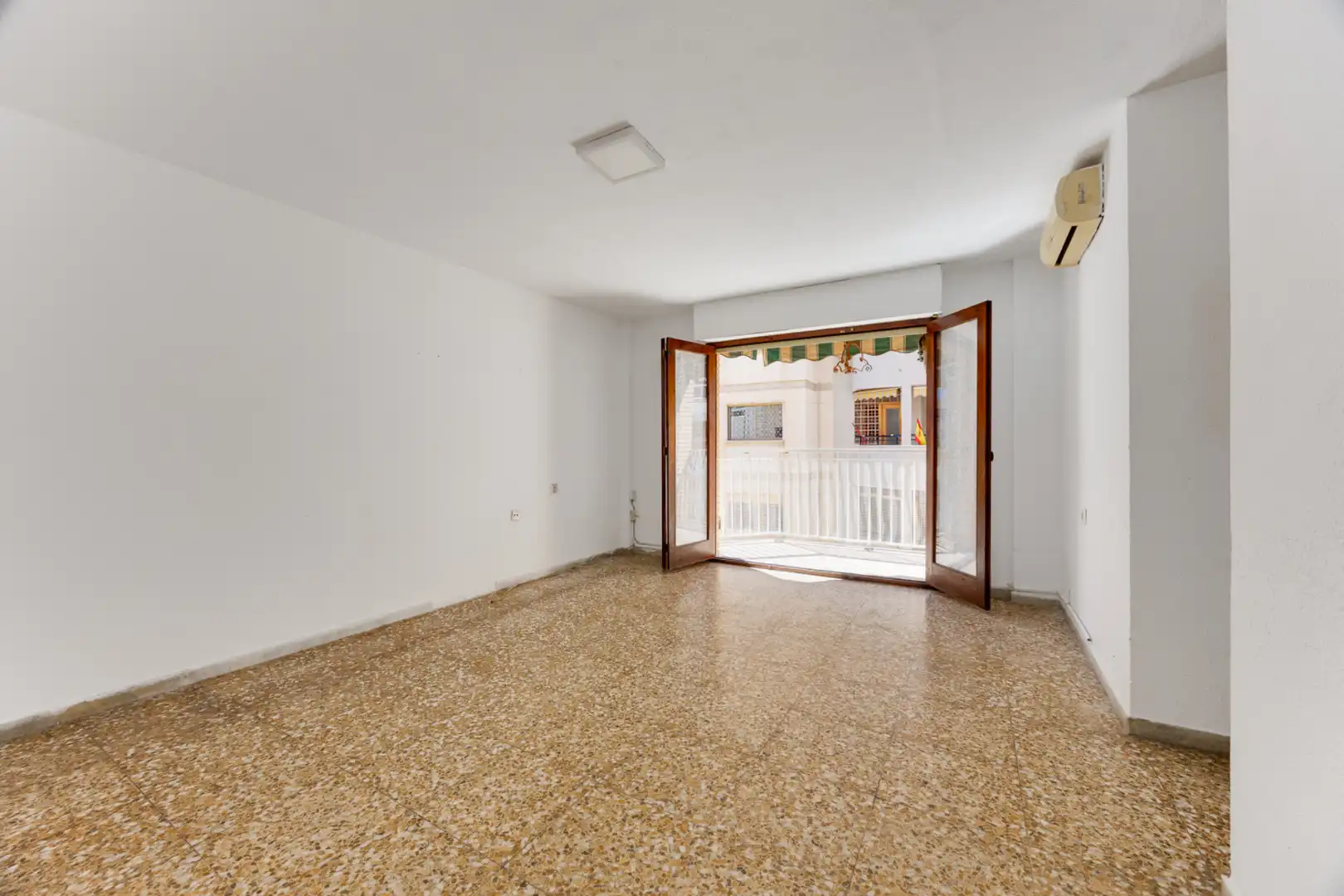 Apartamento con ascensor en venta en Calle San Miguel de Salinas 9, imagen 11