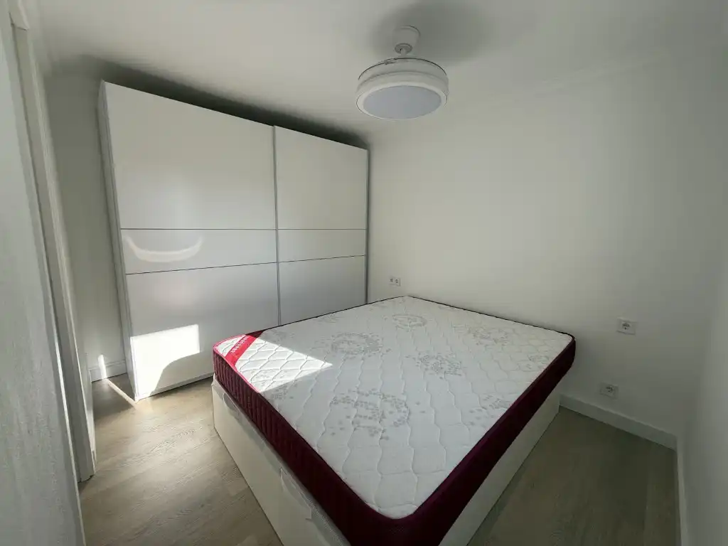 Bedroom of Flat for rent in Sevilla  with Air Conditioner