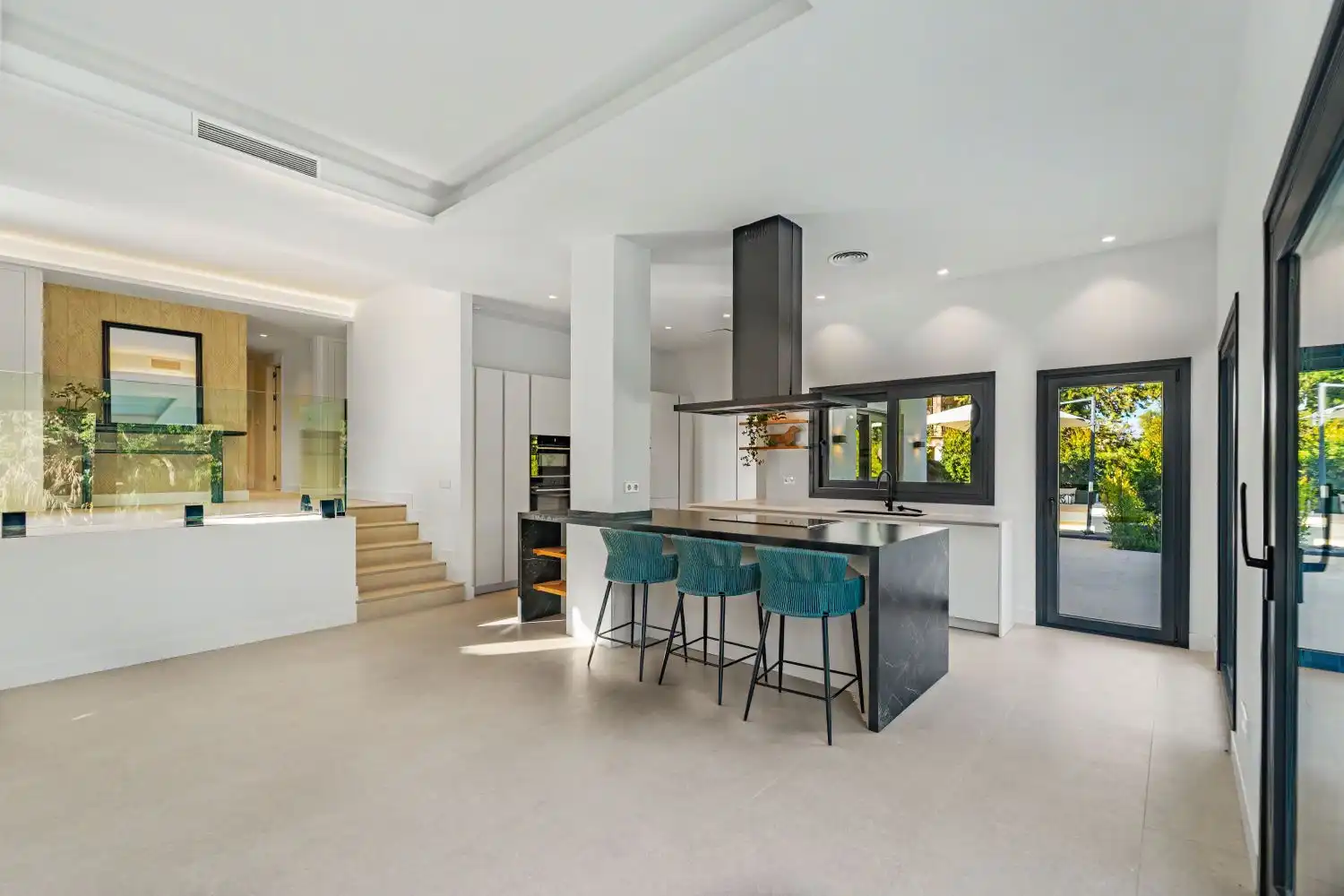 Cocina de Casa o chalet en venta en Sotogrande con Aire acondicionado, Calefacción y Jardín privado