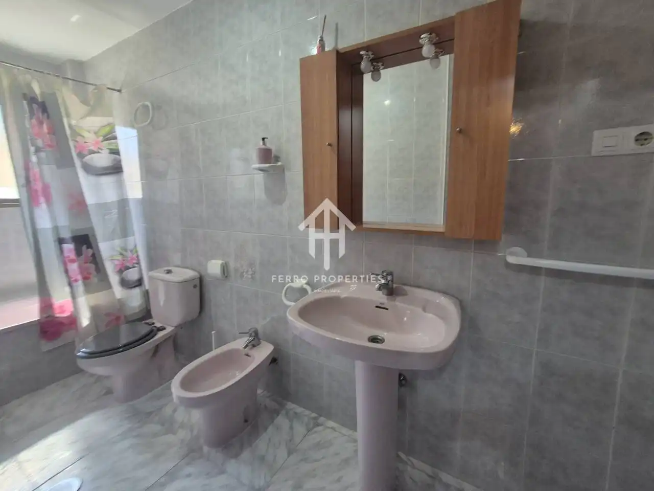 Bany de Pis en venda en Loja amb Balcó