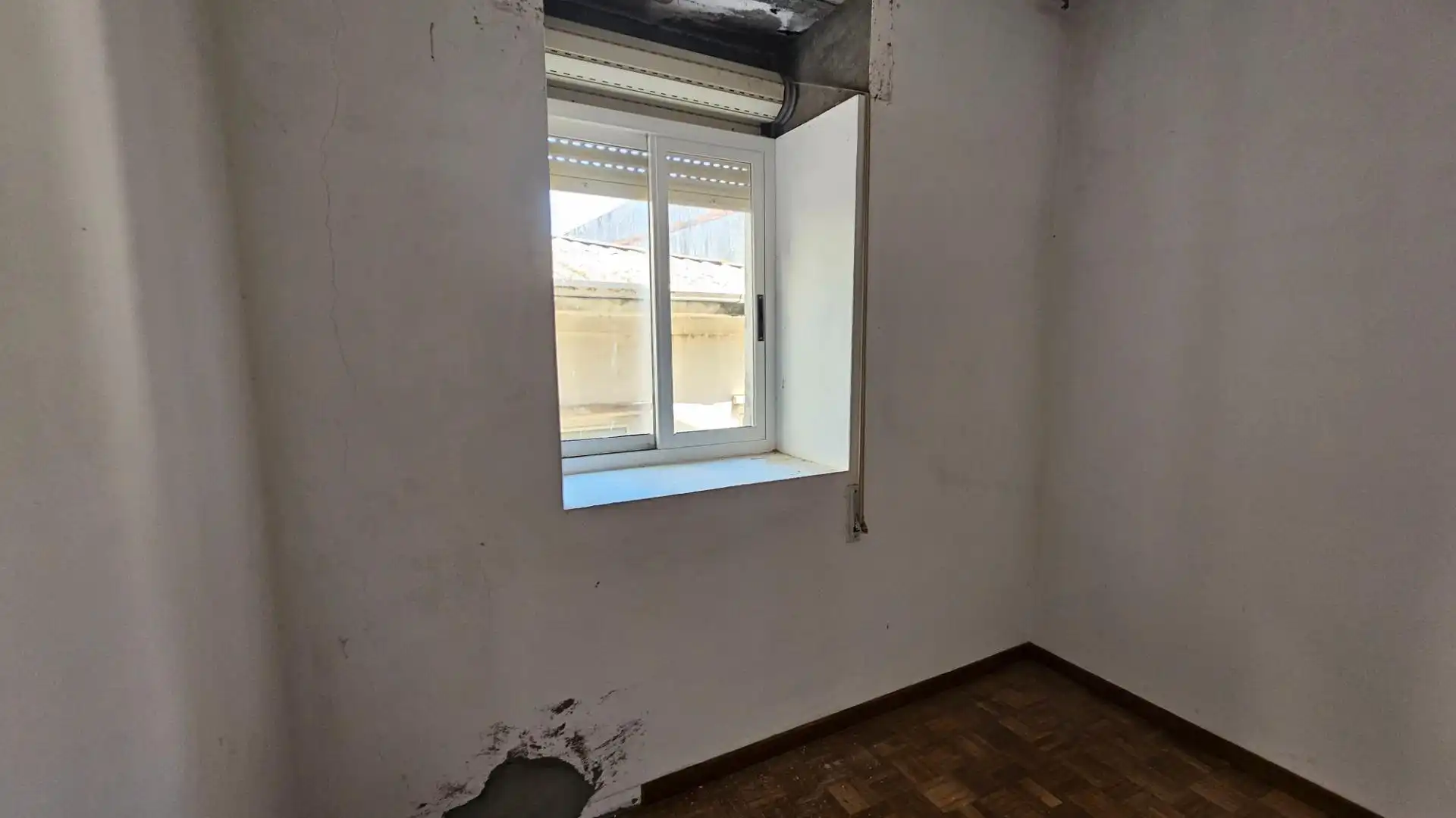 Bedroom of Buildings for sale in Cee