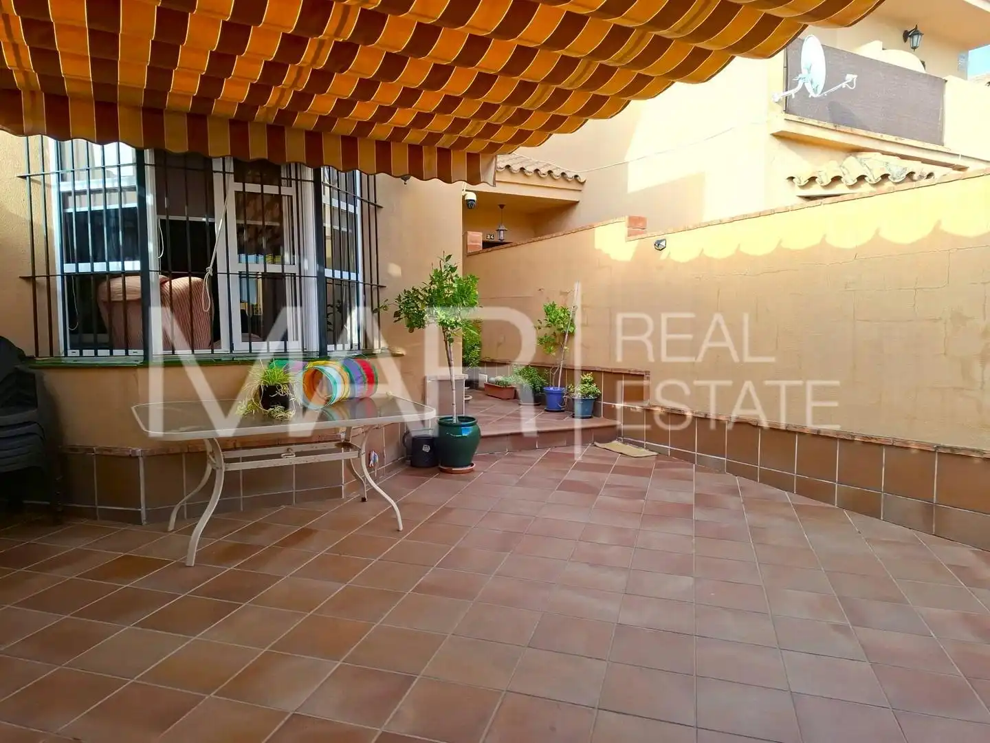 Jardín de Casa adosada en venta en Chiclana de la Frontera con Aire acondicionado y Balcón