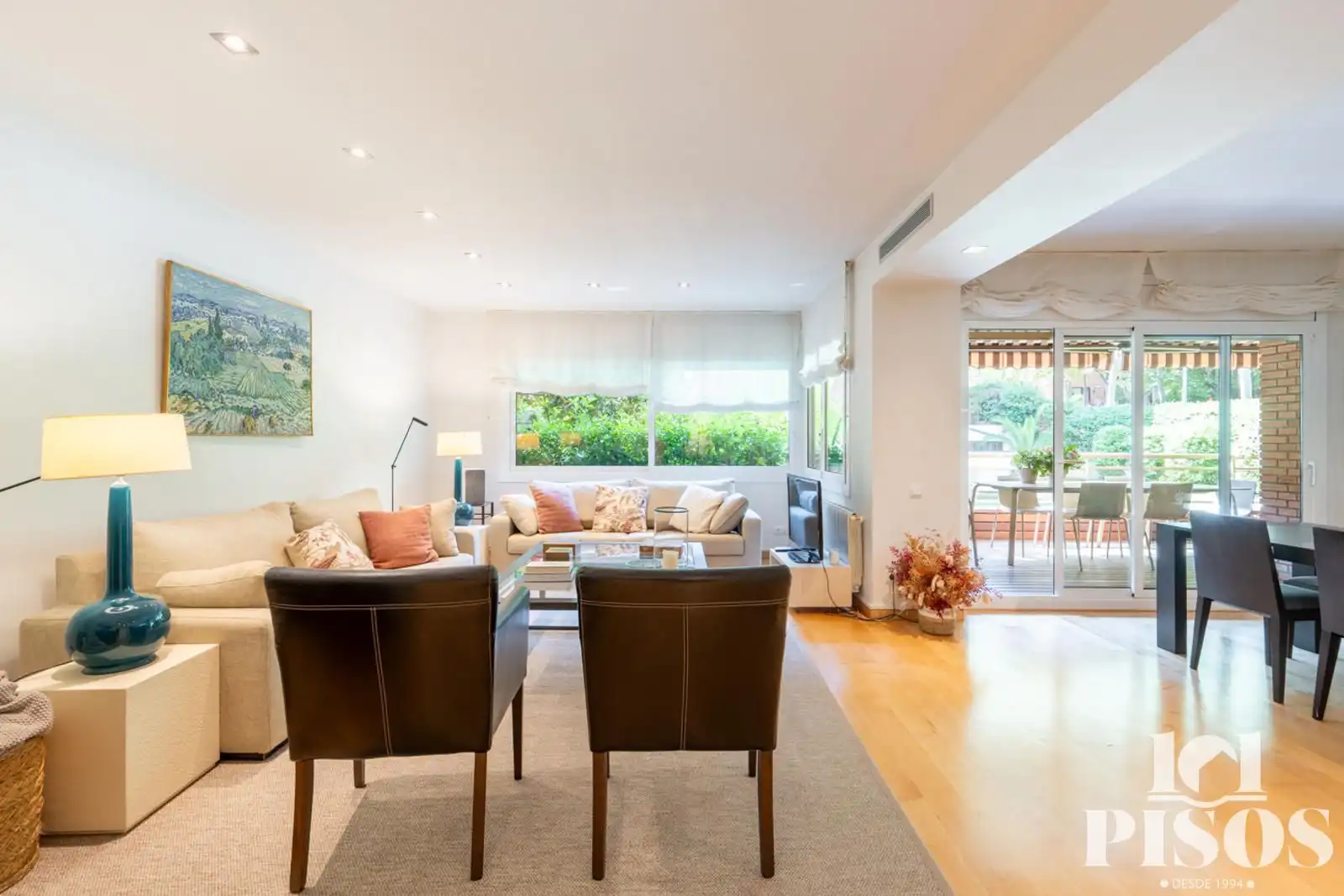Living room of Flat for sale in Sant Cugat del Vallès  with Air Conditioner, Heating and Private garden
