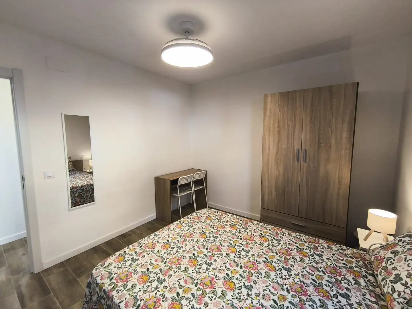 Bedroom of Flat for share in Madrid  with Heating, Furnished and Washing machine