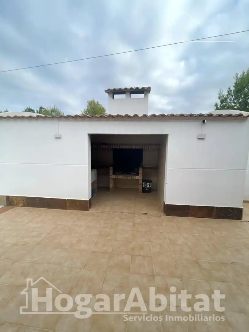 Jardín de Casa o chalet en venta en Chiva con Aire acondicionado, Calefacción y Jardín privado