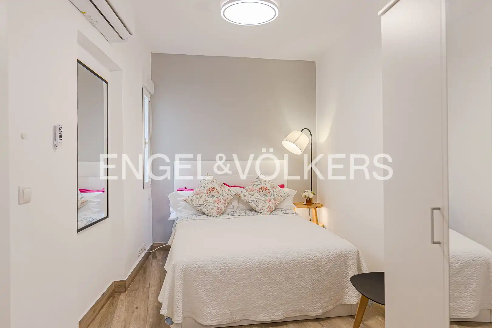 Schlafzimmer von Wohnung zur Miete in Madrid mit Klimaanlage, Heizung und Möbliert
