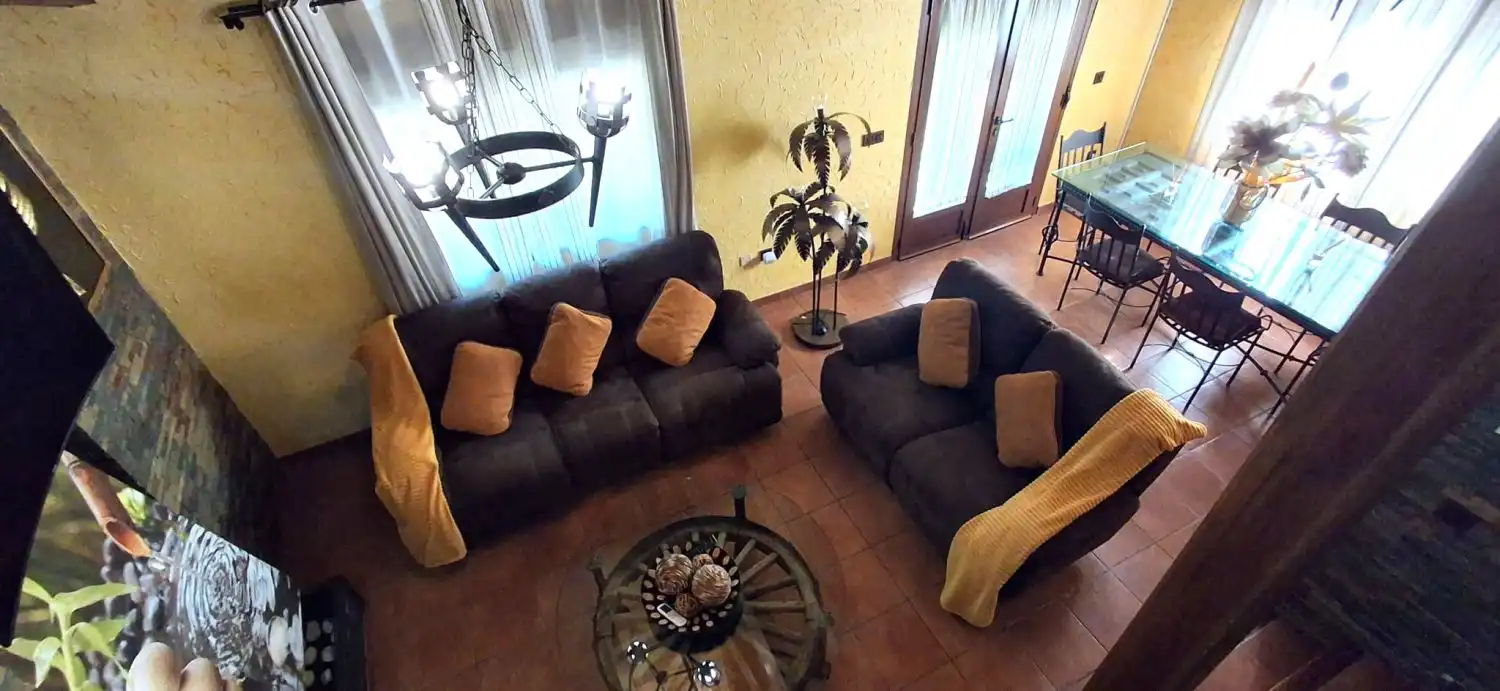 Sala d'estar de Casa o xalet en venda en Villanueva de Duero amb Calefacció, Jardí privat i Traster