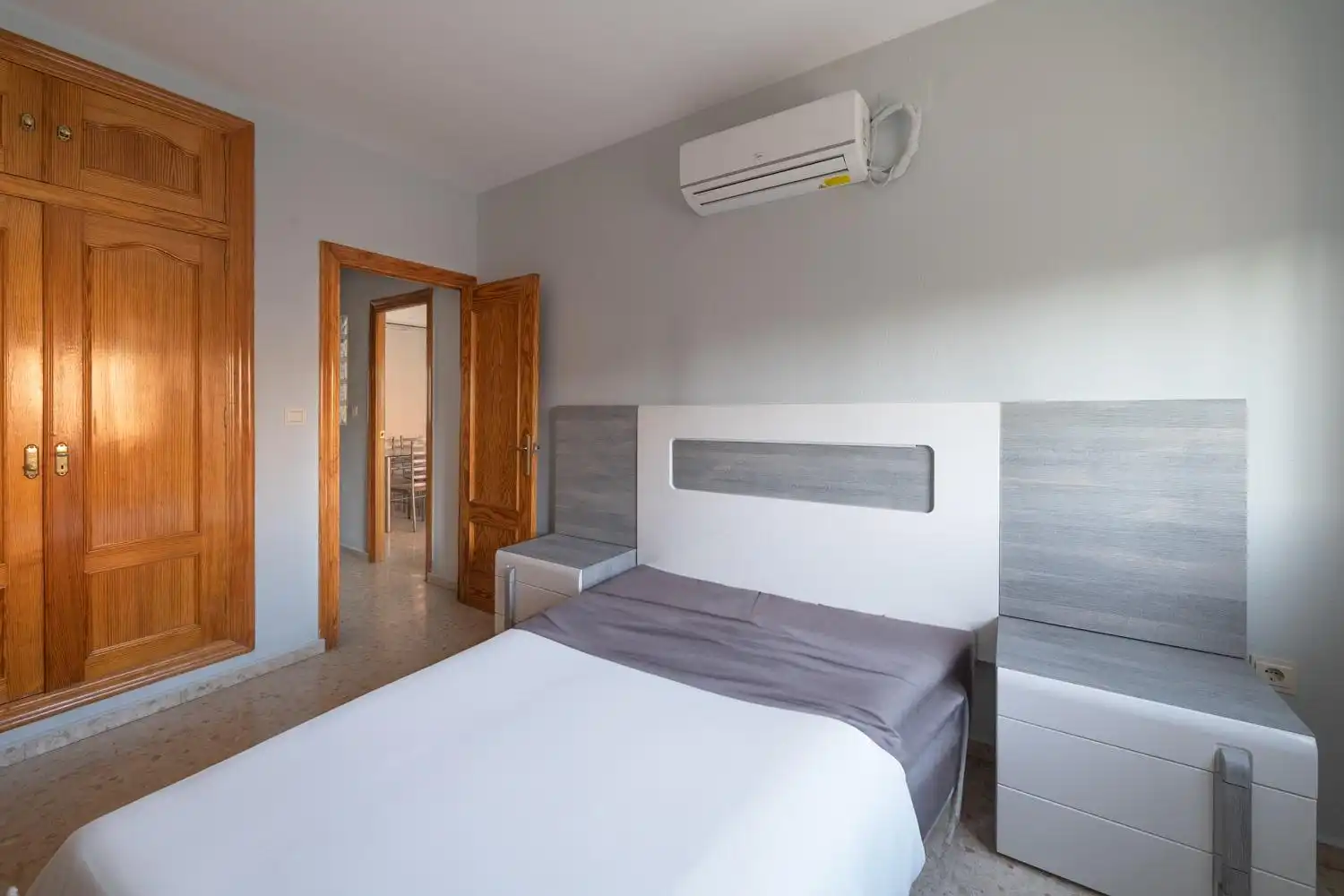 Dormitori de Àtic en venda en Villa de Otura amb Aire condicionat, Terrassa i Moblat