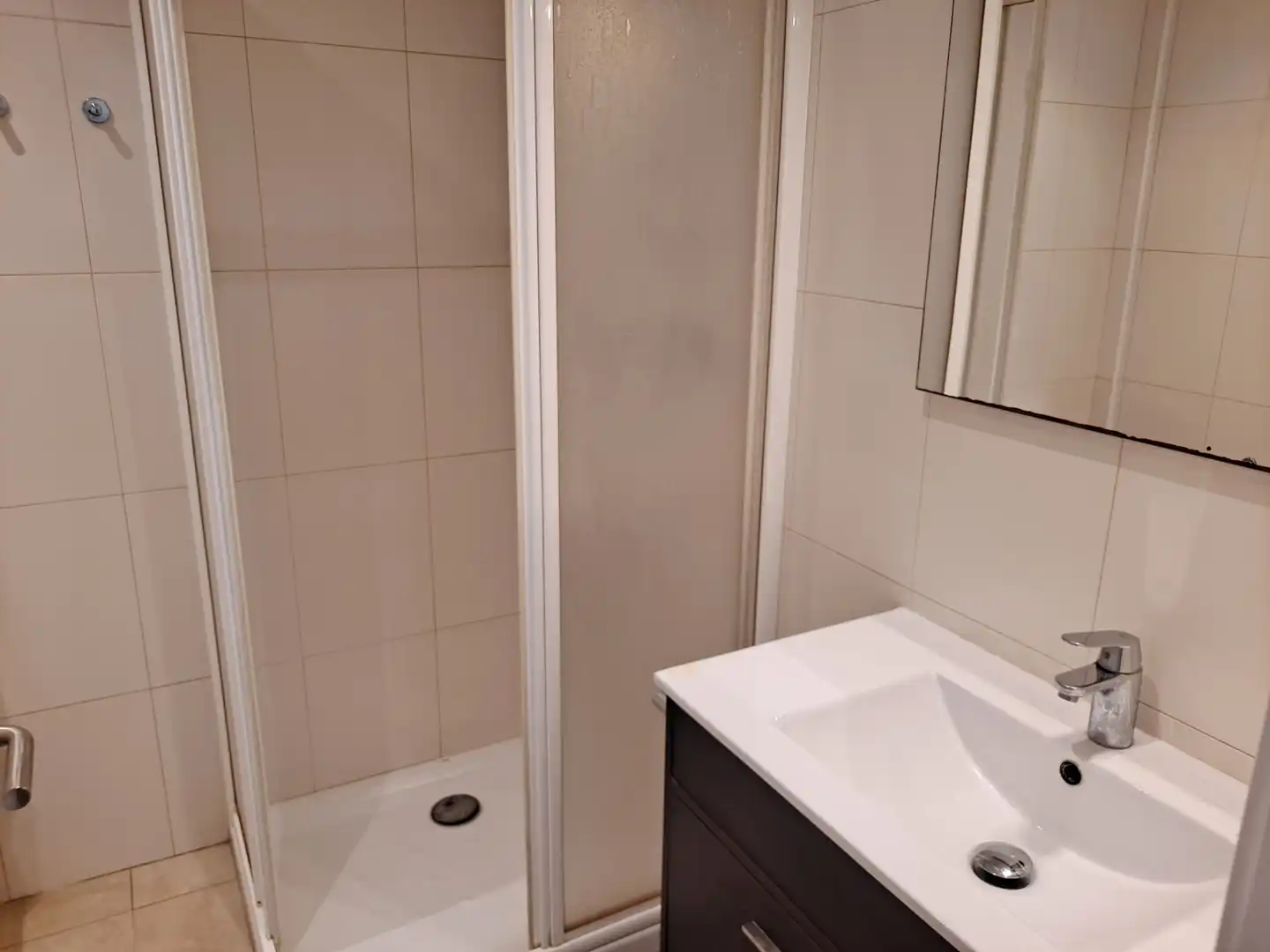 Badezimmer von Wohnung zur Miete in Berga mit Heizung, Parkett und Abstellraum