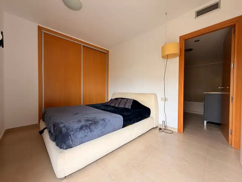 Habitación de Piso en venta en La Bisbal d'Empordà con Aire acondicionado, Calefacción y Parquet