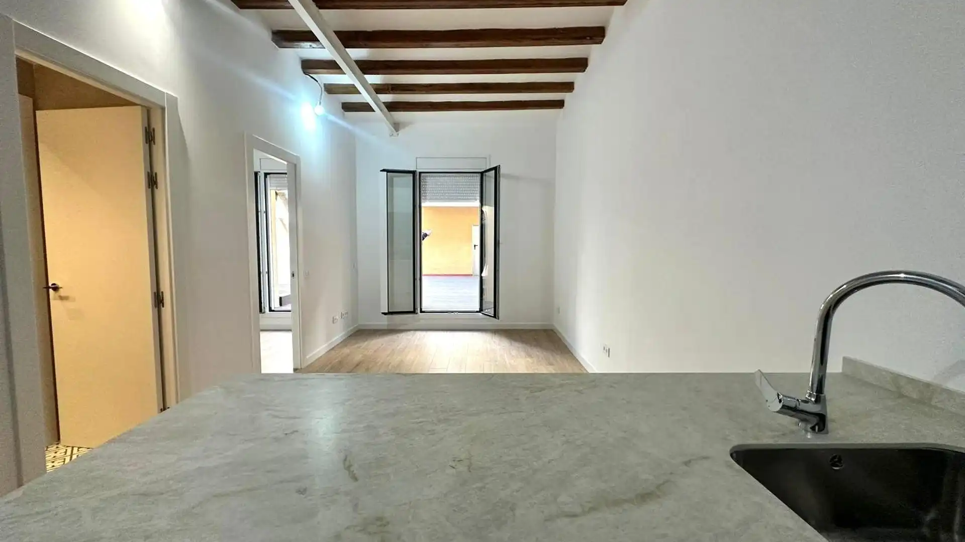Apartament en venda en  Barcelona Capital amb Terrassa i Traster