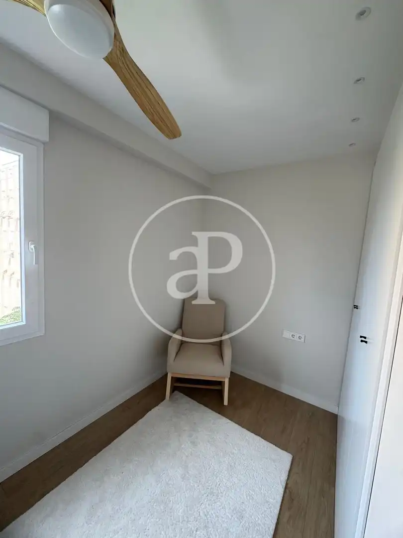 Bedroom of Flat for rent in Valencia  with Air Conditioner, Heating and Furnished