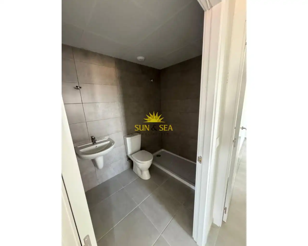 Bathroom of Apartments for rent in Elche / Elx  with Air Conditioner, Heating and Balcony