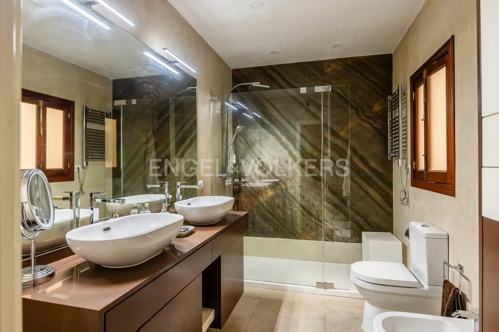 Bathroom of Houses for sale in Sevilla  with Air Conditioner, Heating and Storage room