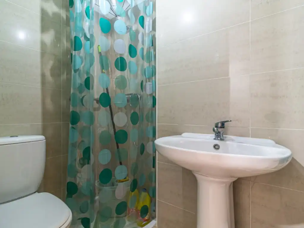 Badezimmer von Erdgeschoss zum Verkauf in Alberic