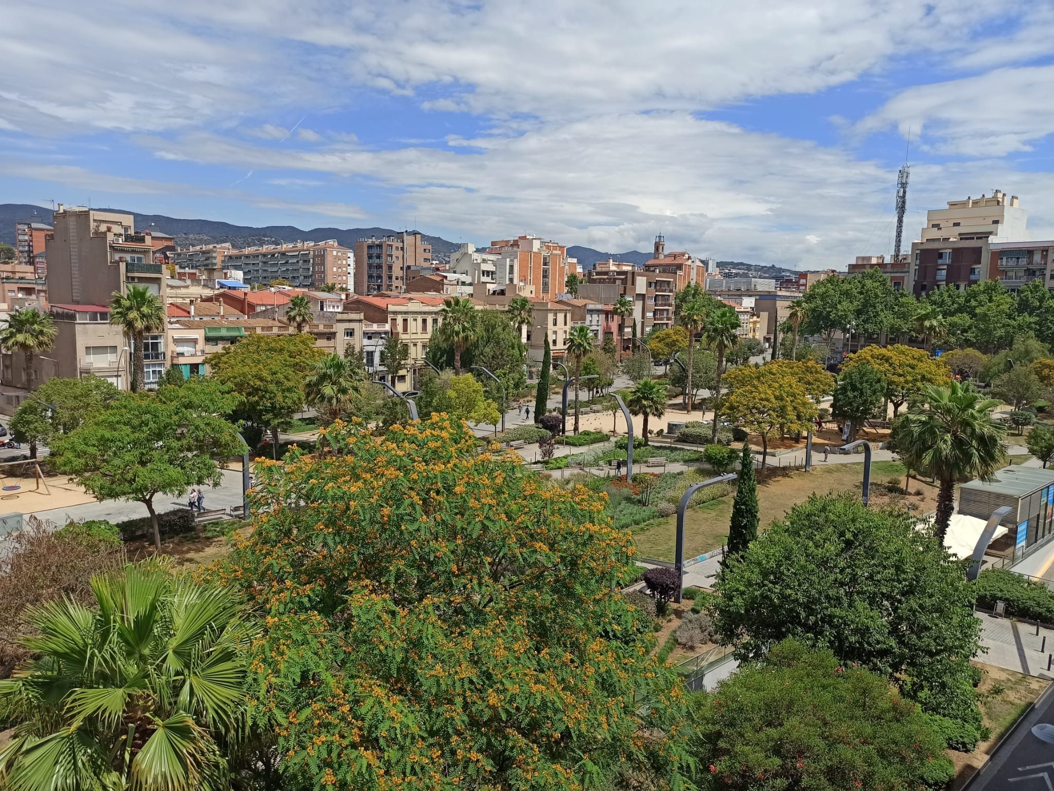Vista exterior de Piso de alquiler en Badalona con Aire acondicionado, Parquet y Horno