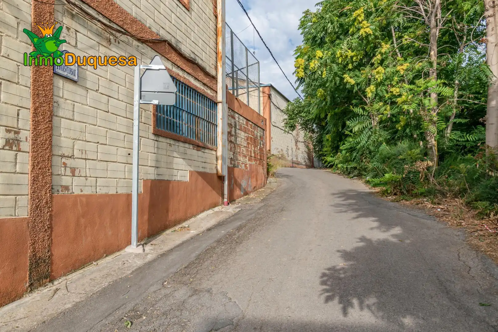 Exterior view of Industrial buildings for sale in Jun