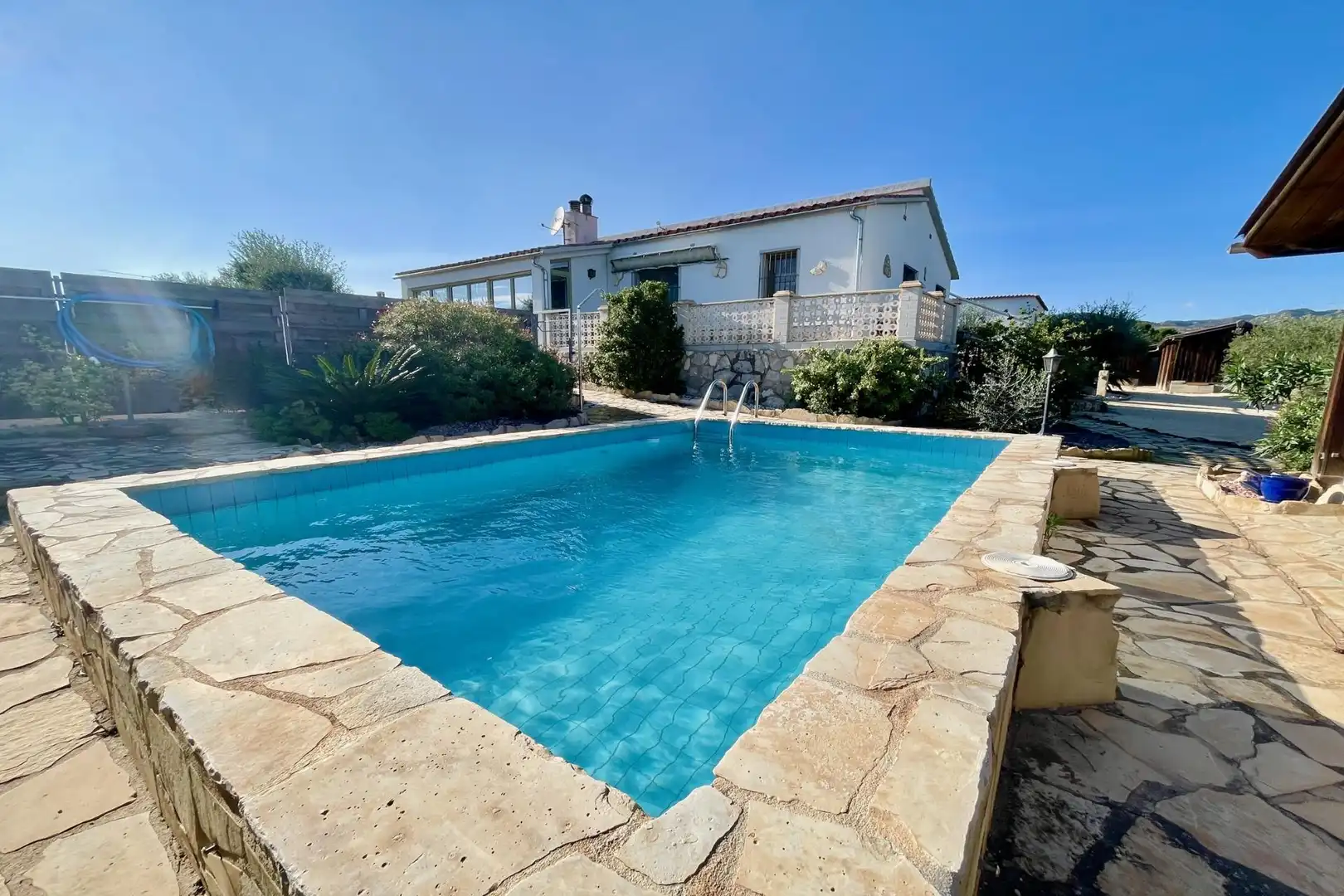Piscina de Casa o chalet en venta en Camarles con Jardín privado, Piscina y Amueblado
