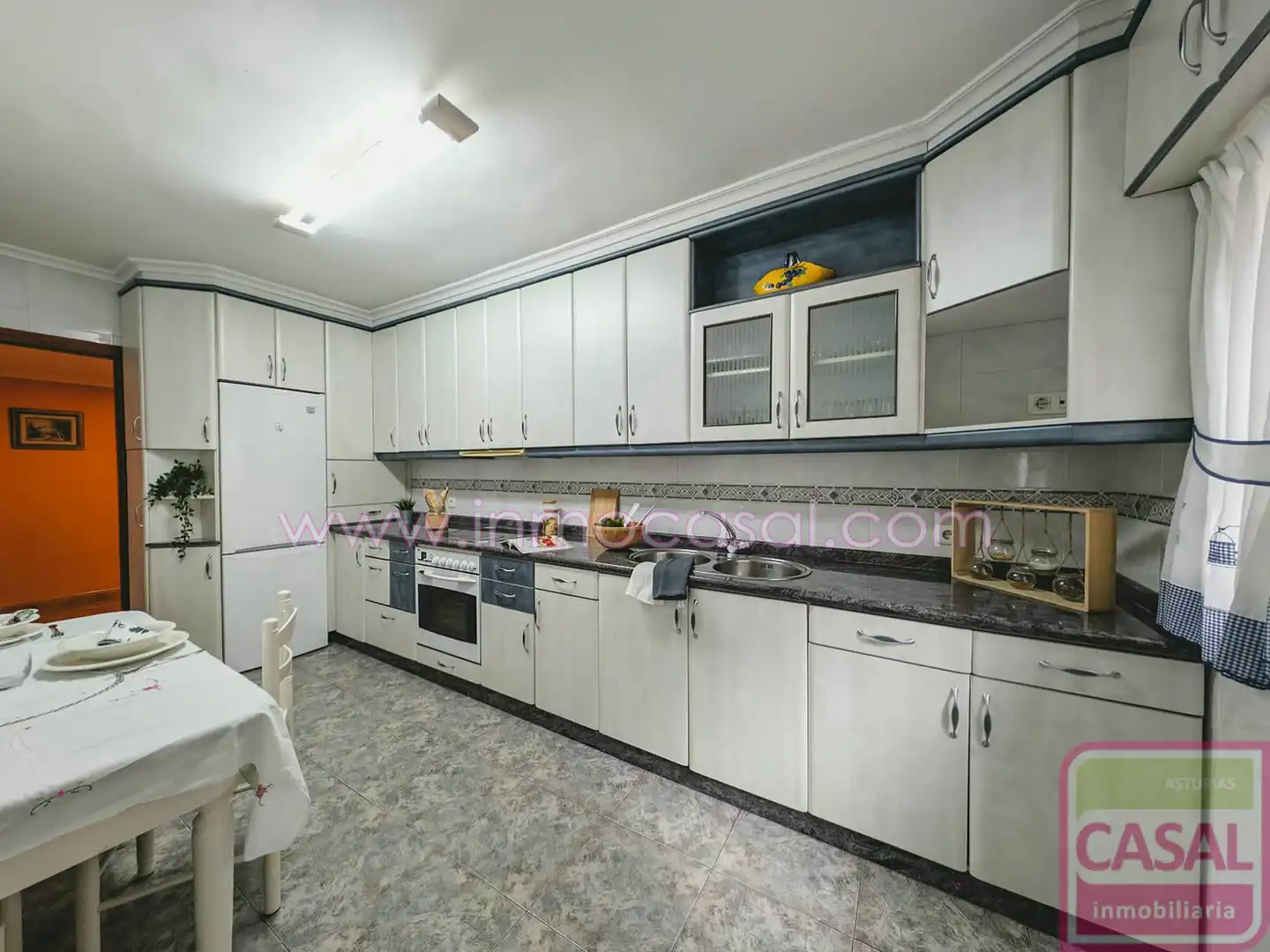 Cocina de Piso en venta en Mieres (Asturias) con Calefacción, Trastero y Amueblado