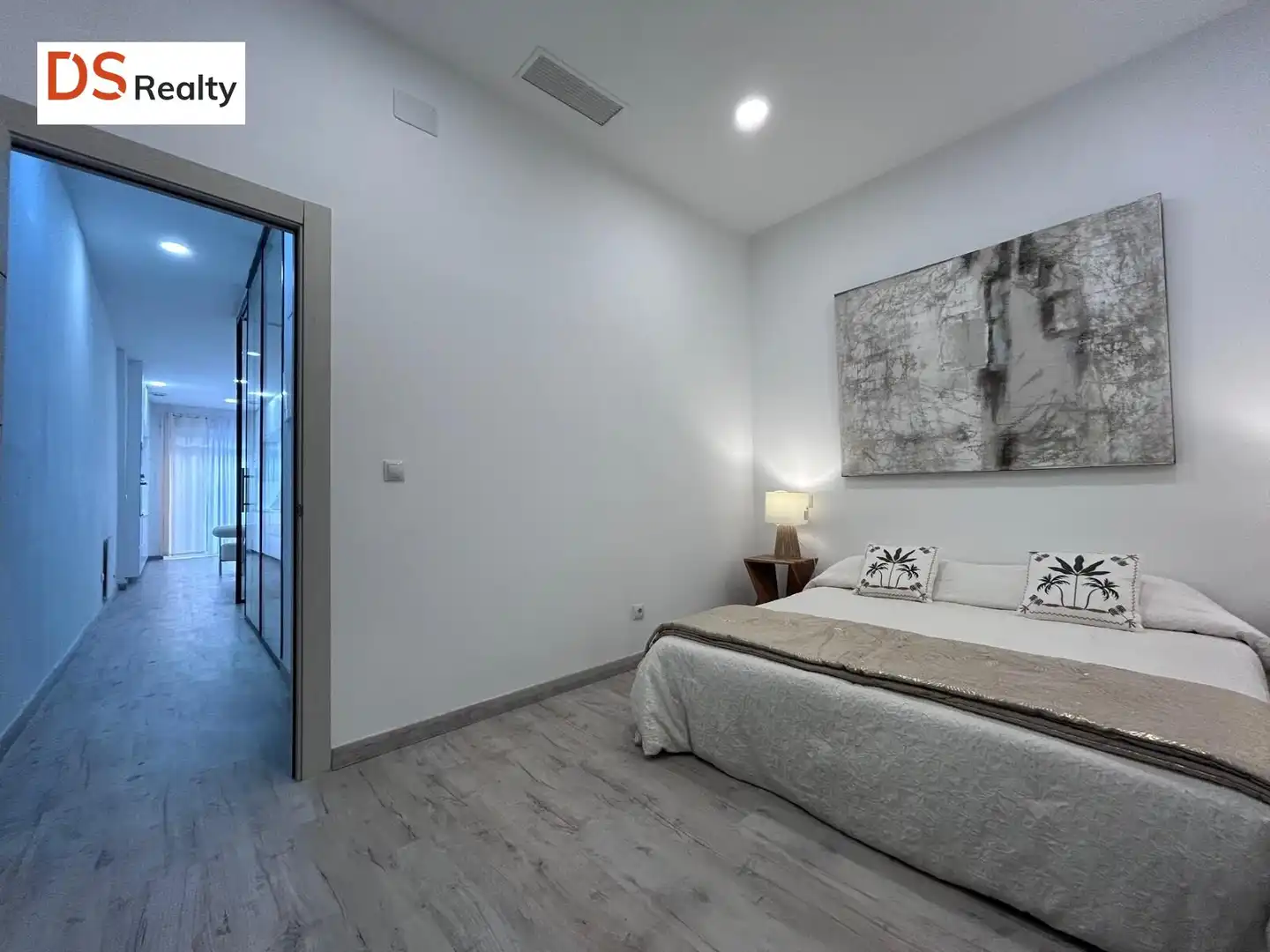 Ground floor with lift for sale in Calle ARTISTAS, imagen 2