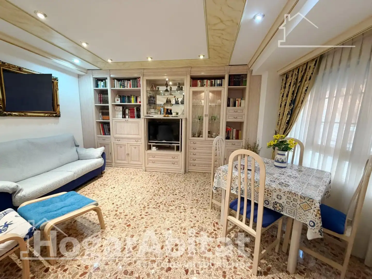 Living room of Flat for sale in Torrent  with Air Conditioner, Terrace and Furnished