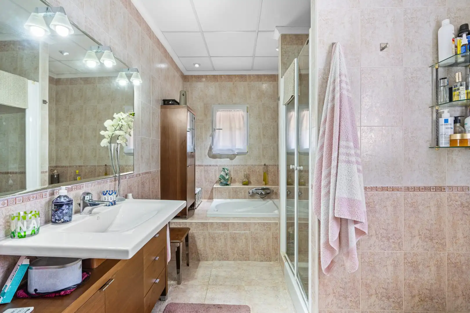 Bany de Casa o xalet en venda en Elche / Elx amb Aire condicionat, Jardí privat i Terrassa