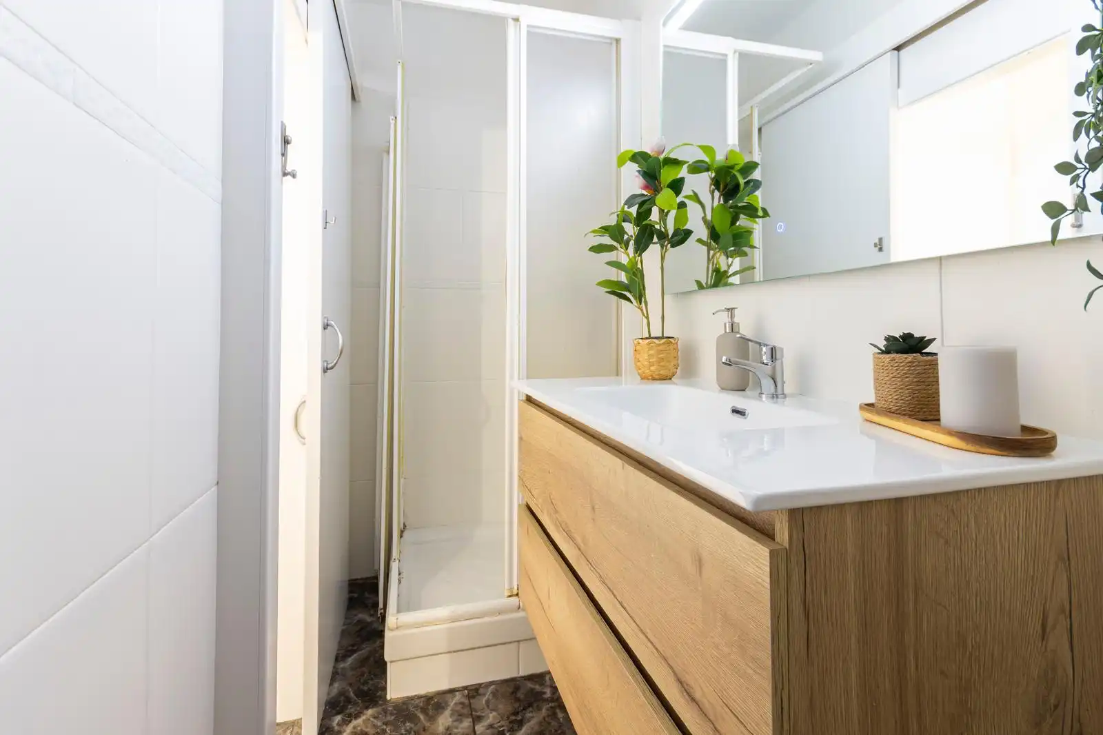 Bathroom of Flat for sale in Terrassa  with Heating and Furnished