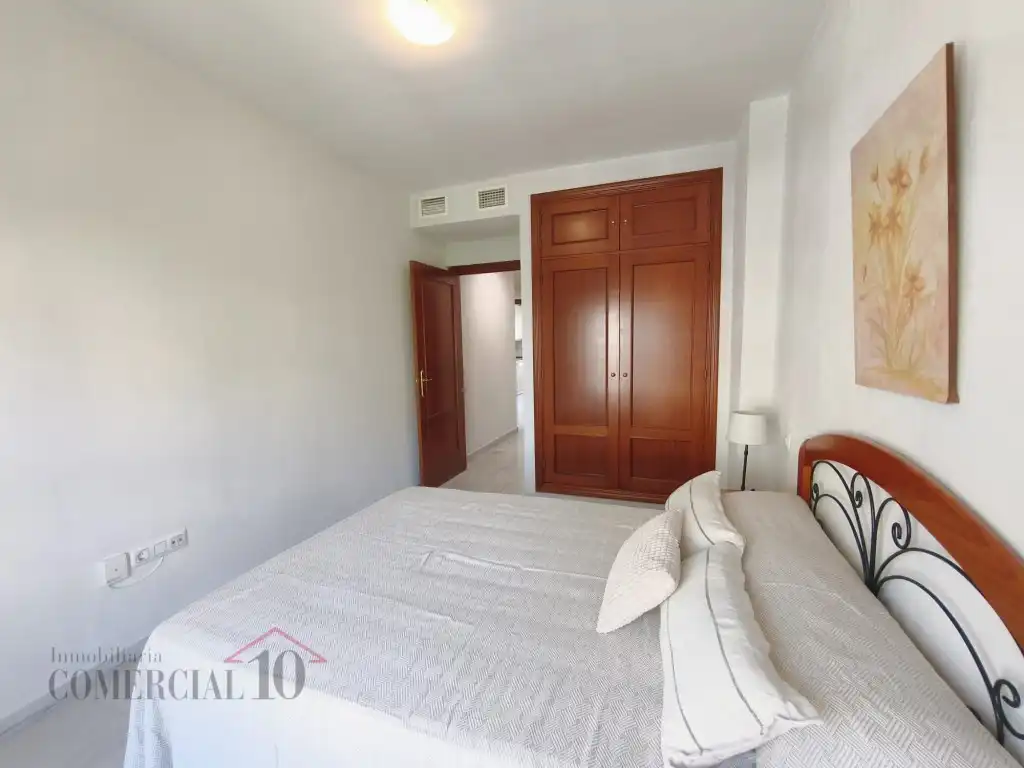 Schlafzimmer von Wohnungen zur Miete in Badajoz mit Möbliert und Balkon