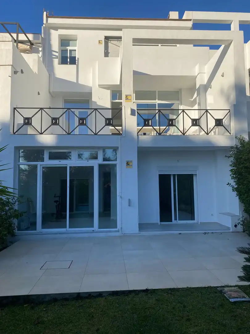 House with pool for sale in Marbella Centro