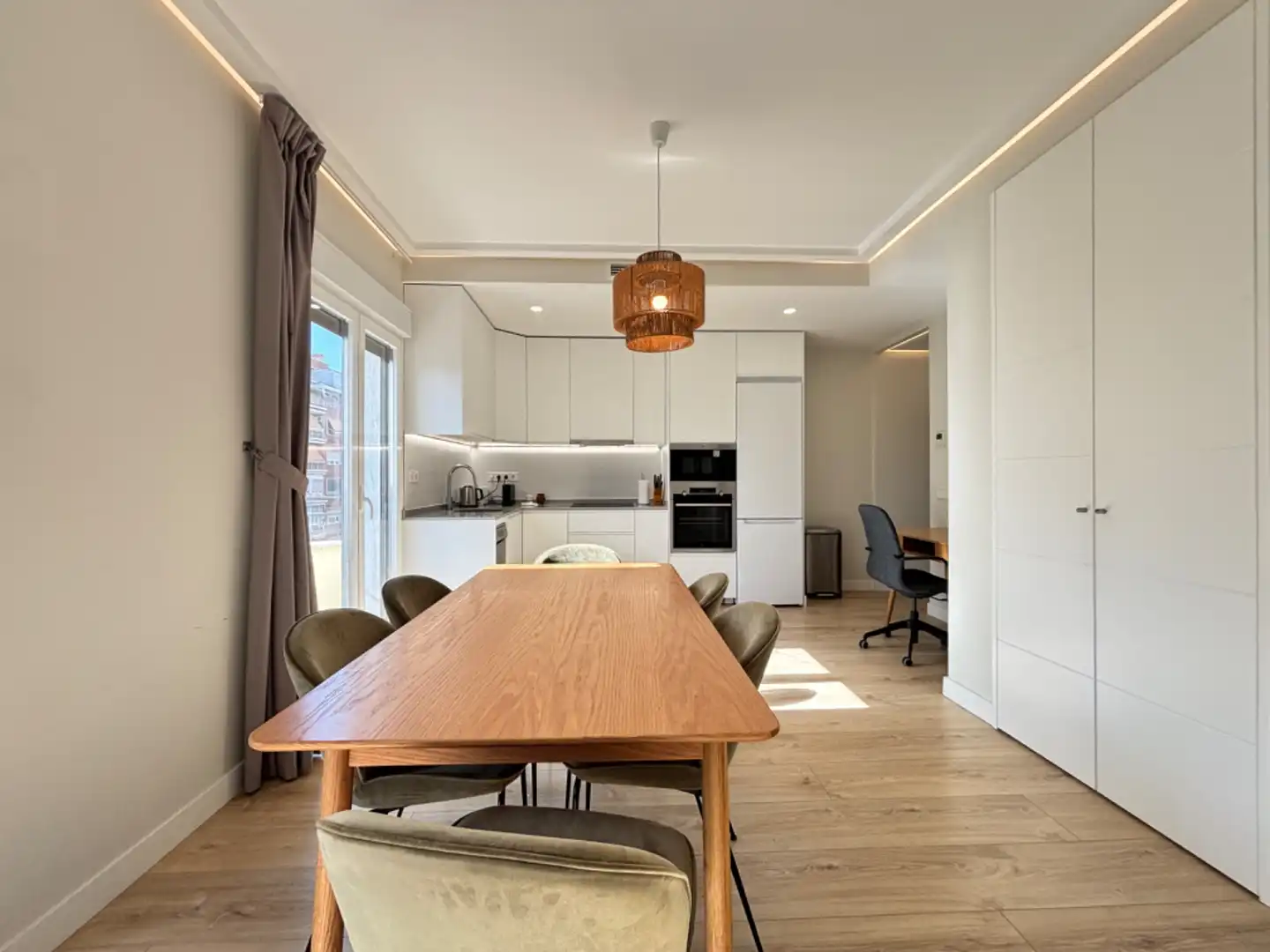 Dining room of Flat for rent in Madrid  with Air Conditioner, Heating and Furnished