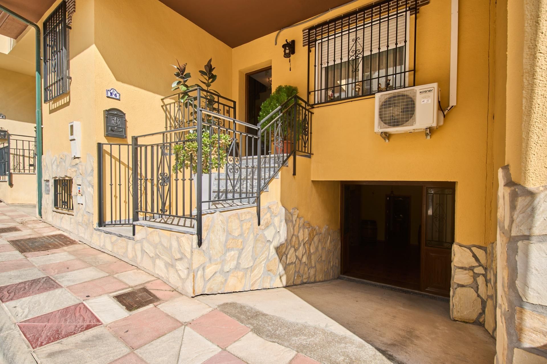 Single-family semi-detached for sale in Alfacar  with Air Conditioner, Heating and Terrace