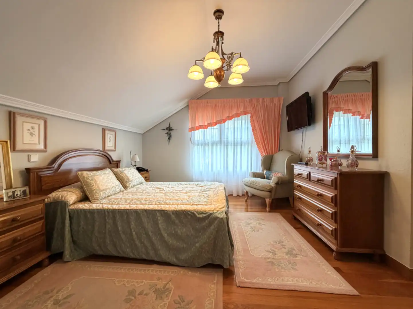 Schlafzimmer von Haus oder Chalet zum Verkauf in Piélagos mit Heizung, Privatgarten und Terrasse