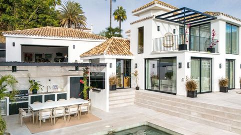 Elegancia sofisticada con vistas impresionantes villa en el prestigioso Valle del Golf de Nueva Andalucía