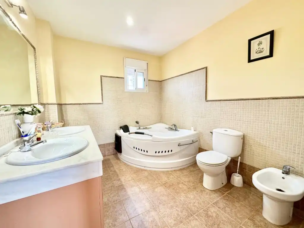 Baño de Casa o chalet en venta en Córdoba con Terraza y Piscina
