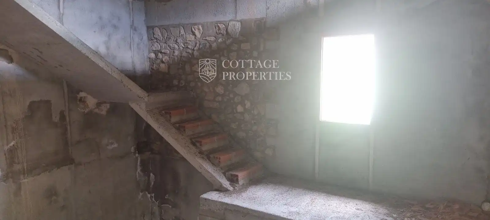 Finca rústica en venda en Montagut i Oix