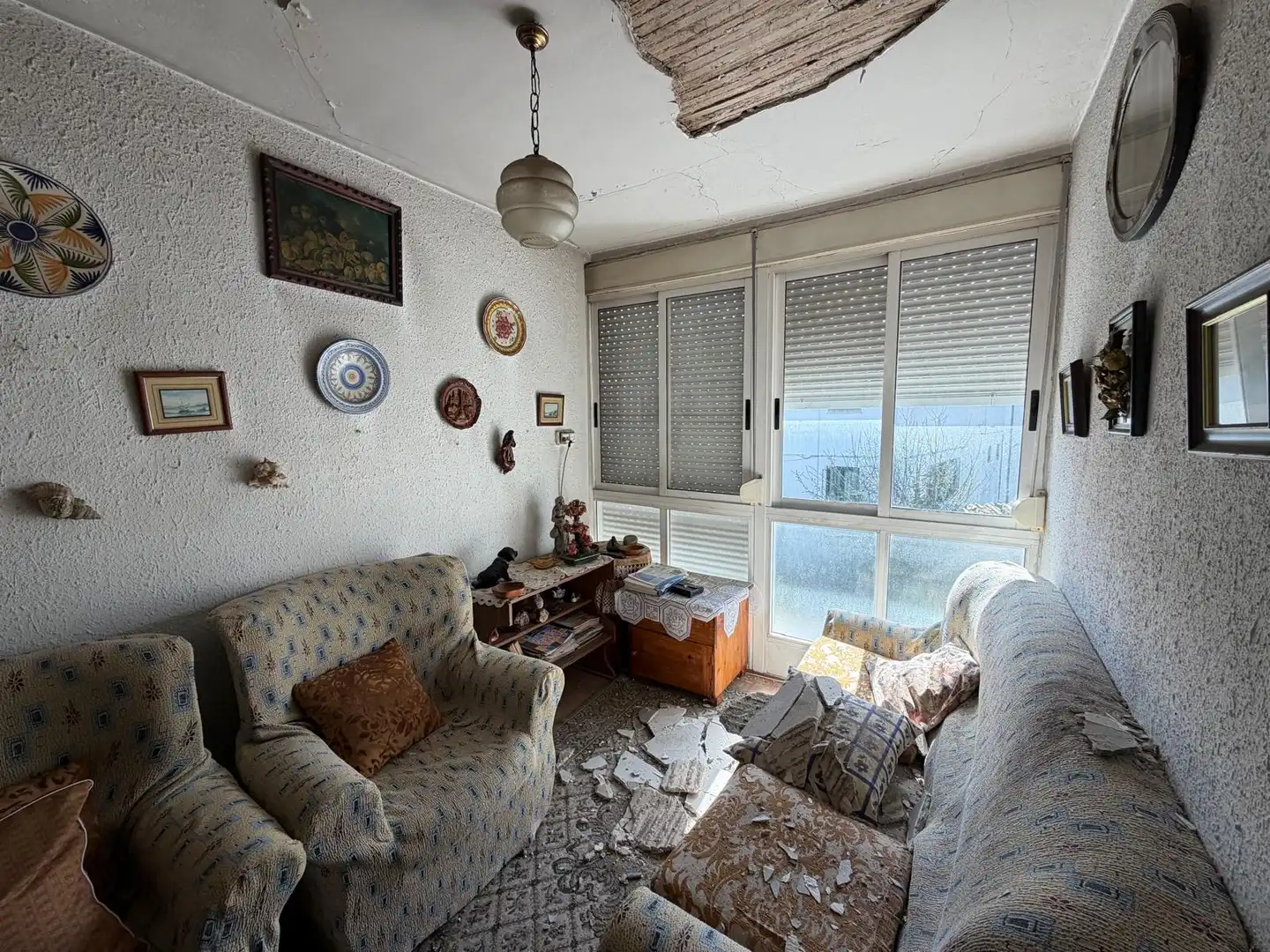 Sala de estar de Casa adosada en venta en A Pobra de Trives  con Amueblado, Lavadora y Microondas
