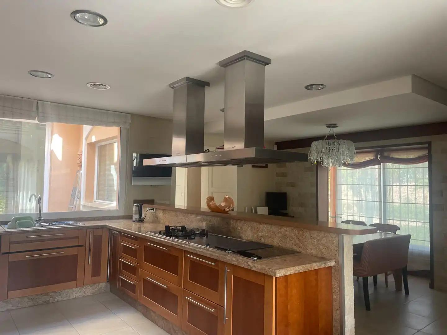Cuina de Casa o xalet en venda en Estepona amb Aire condicionat, Terrassa i Traster