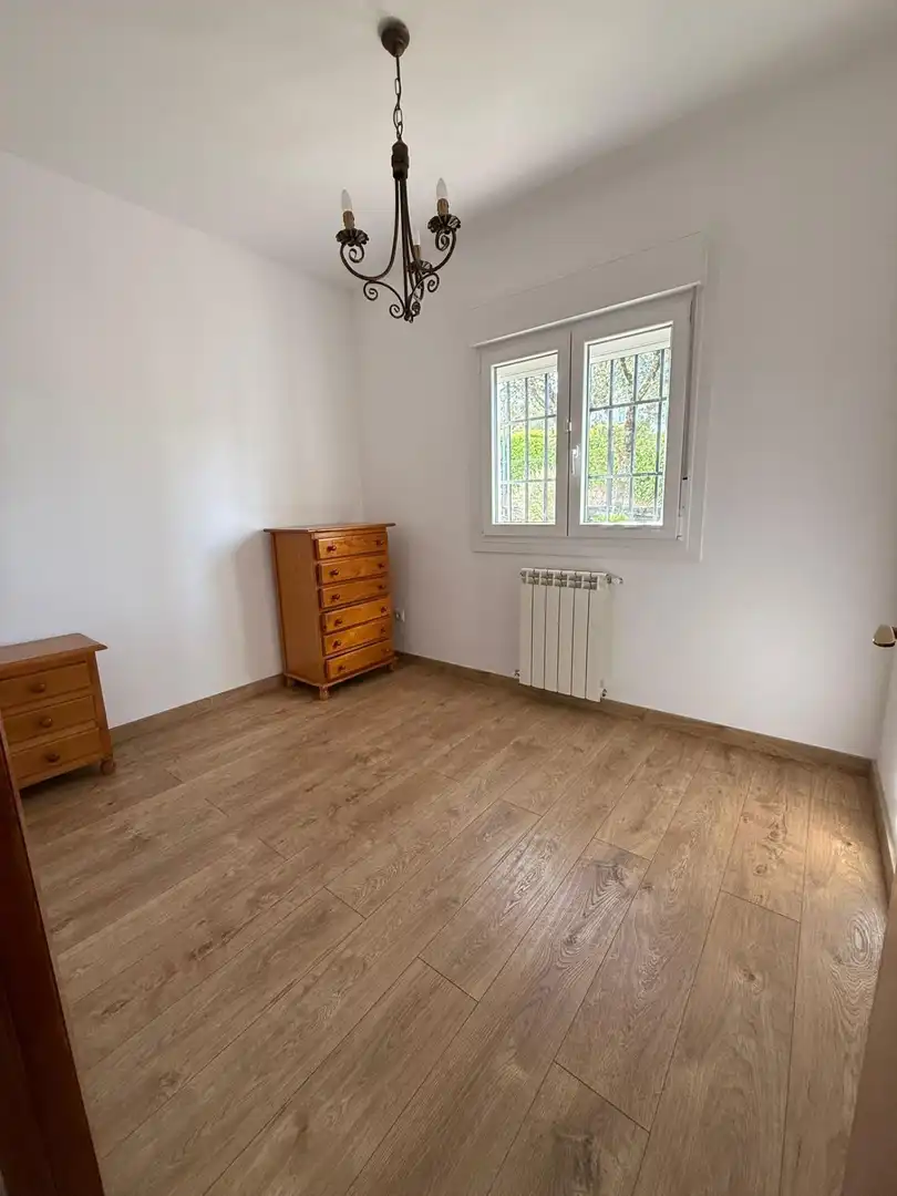 Houses for sale in Calle ROMERAL, Las Zorreras - Monte Encinar