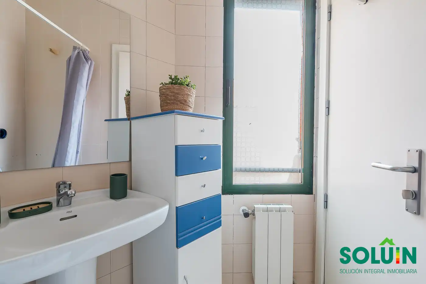 Badezimmer von Dachboden zur Miete in Madrid mit Klimaanlage, Heizung und Parkett